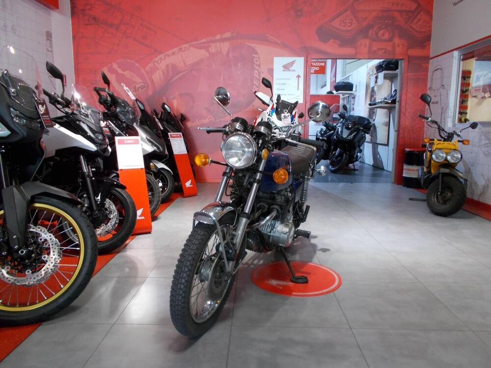 Honda CB 400 Super Sport (7)