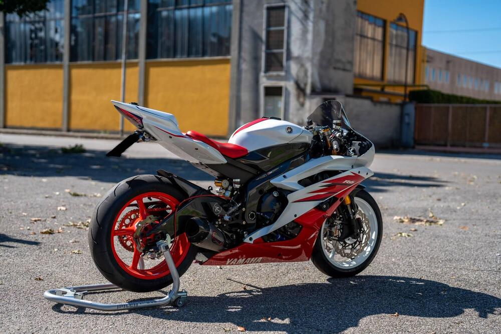 Yamaha YZF R6 (2006 - 07) (4)