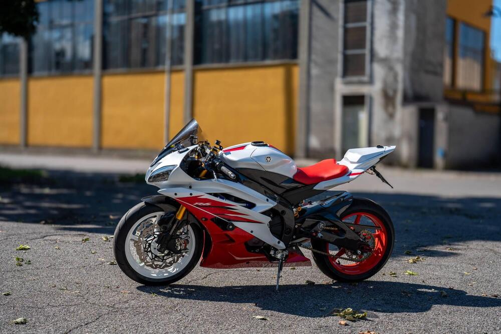 Yamaha YZF R6 (2006 - 07) (7)