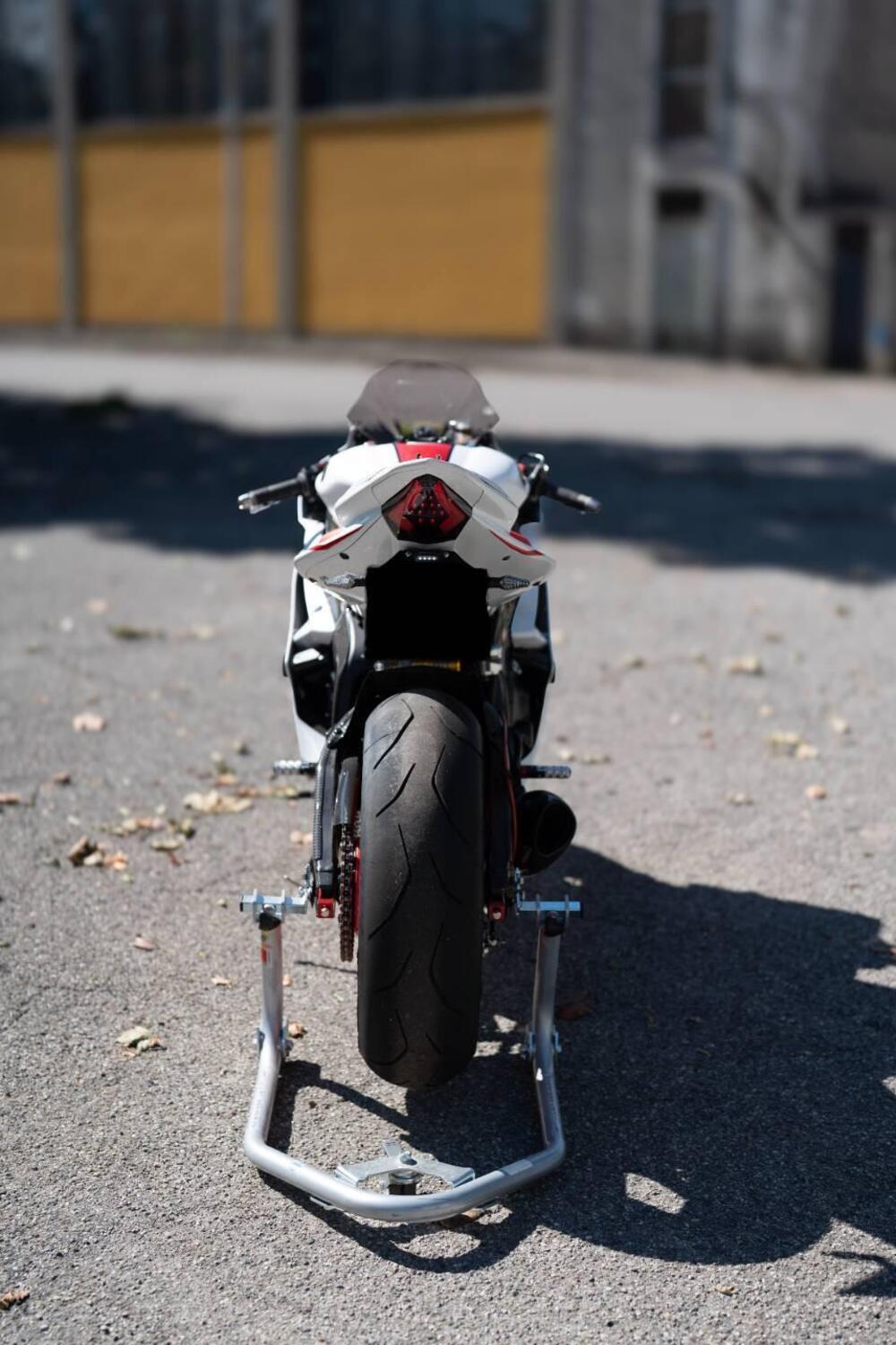 Yamaha YZF R6 (2006 - 07) (8)