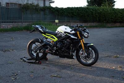 Triumph Street Triple 765 Moto2 Edition (2023 - 24) usata
