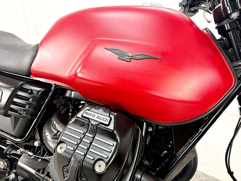 Moto Guzzi V7 III Stone (2017 - 20) (10)