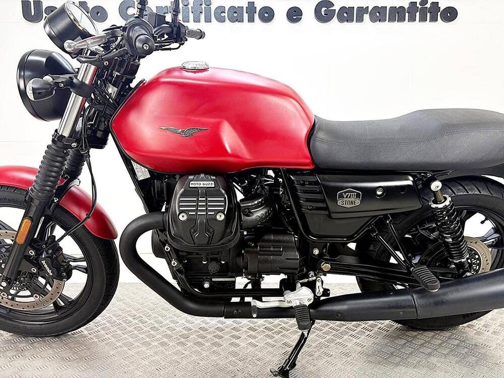 Moto Guzzi V7 III Stone (2017 - 20) (16)