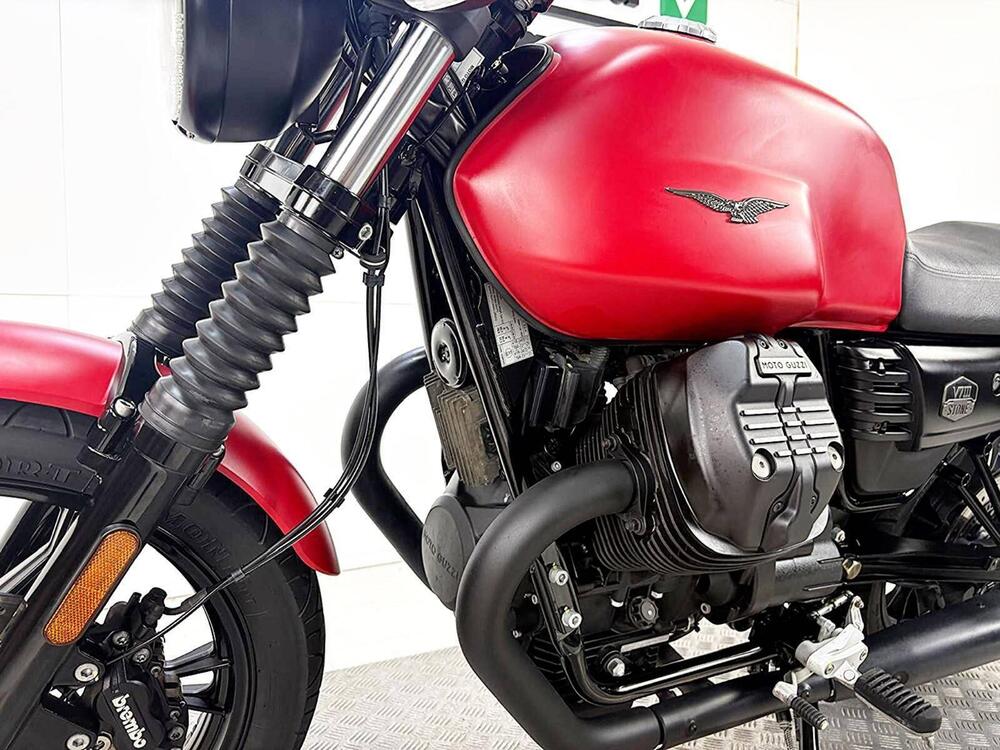 Moto Guzzi V7 III Stone (2017 - 20) (17)