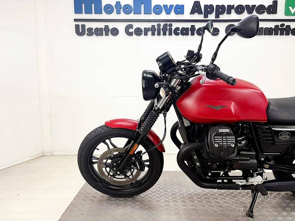 Moto Guzzi V7 III Stone (2017 - 20) (15)