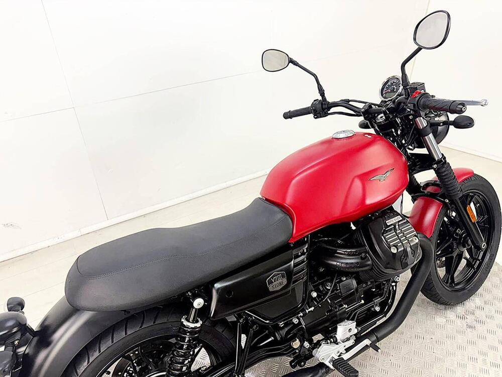 Moto Guzzi V7 III Stone (2017 - 20) (20)