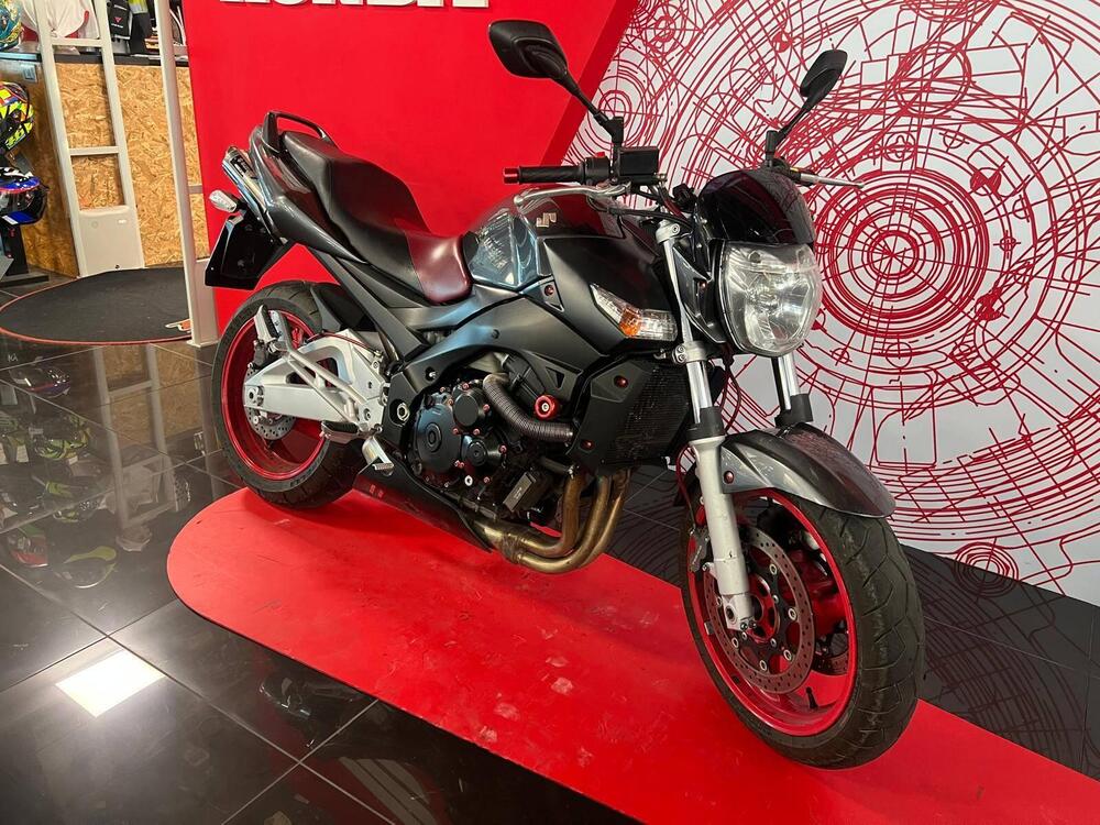 Suzuki GSR 600 (2006 - 11) (3)