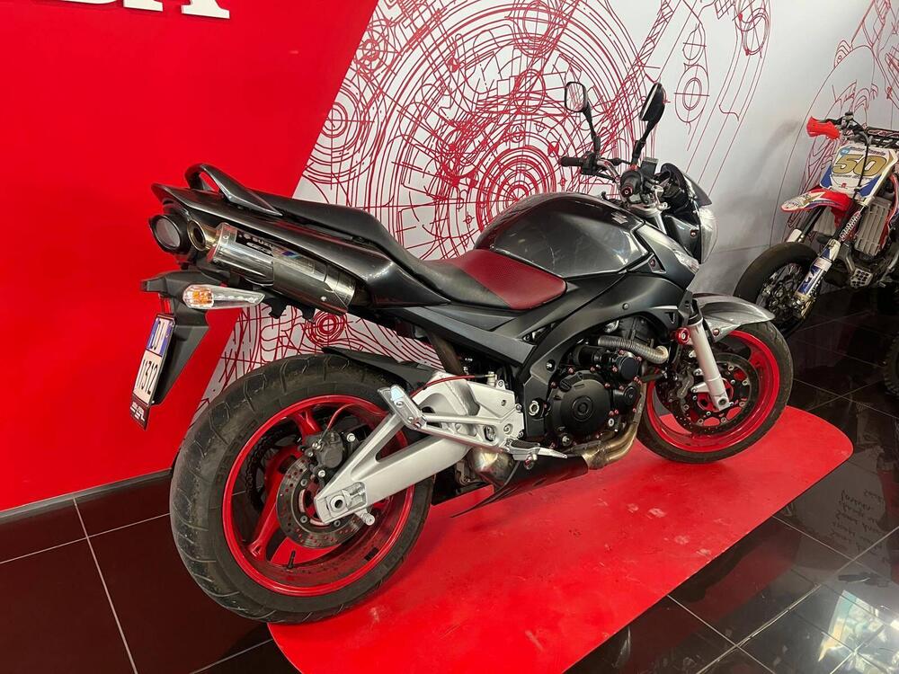 Suzuki GSR 600 (2006 - 11) (5)