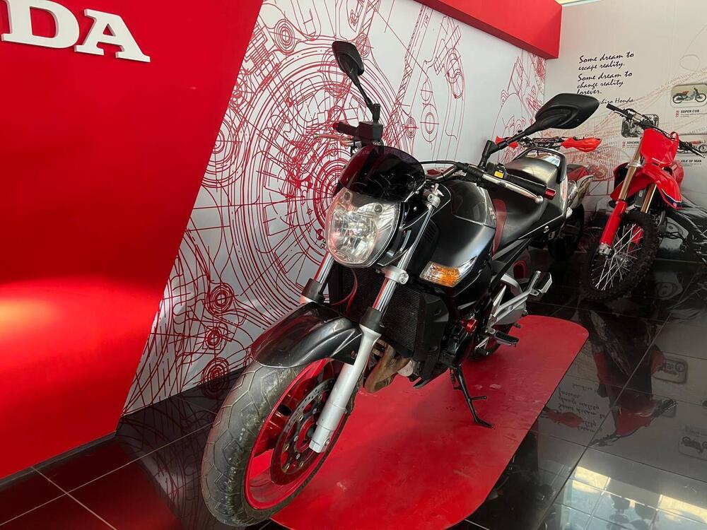 Suzuki GSR 600 (2006 - 11) (6)