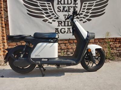 Yadea Y1S (2022 - 25) usata