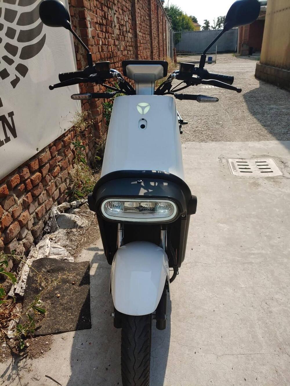 Yadea Y1S (2022 - 26) (3)