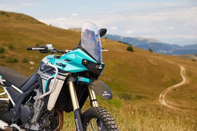 Kove 800X Rally: il nostro PREMIUM test approfondito tra sterratoni veloci e mulattiere toste. Promossa o bocciata? [VIDEO]