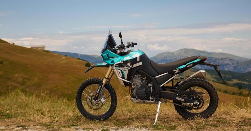 Kove 800X Rally: il nostro PREMIUM test approfondito tra sterratoni veloci e mulattiere toste. Promossa o bocciata? [VIDEO]