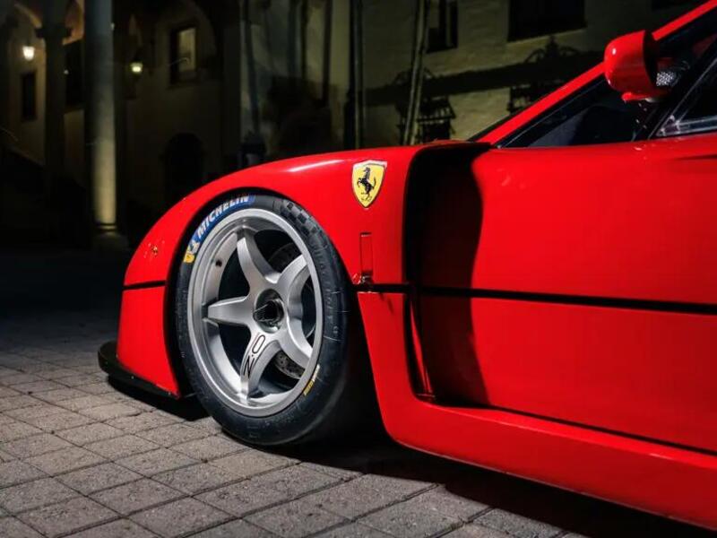 Ferrari F40 LM GTC: il capolavoro da competizione che ha definito una leggenda
