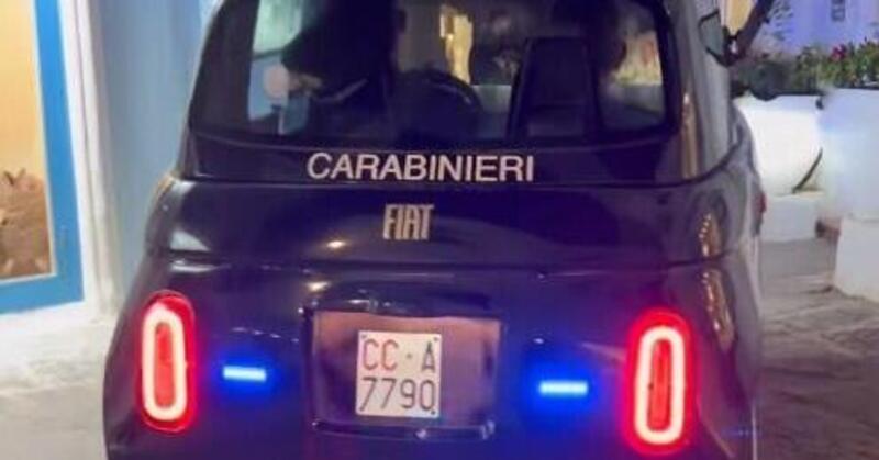 Fiat Topolino dei Carabinieri, mini‑vettura maxi‑effetto: &egrave; gi&agrave; virale a Ischia [VIDEO]