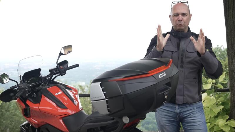 Recensito GIVI V49 AIR: l&rsquo;evoluzione aerodinamica del bauletto per moto [VIDEO]