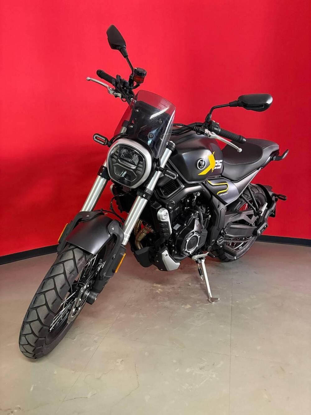 Voge Trofeo 525ACX Scrambler (2023 - 26) (4)