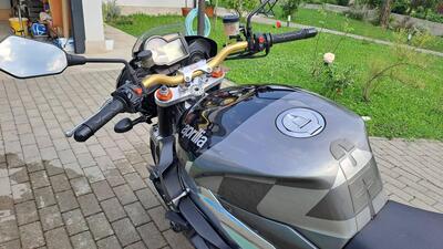 Aprilia Tuono 1000 R (2006 - 10) usata