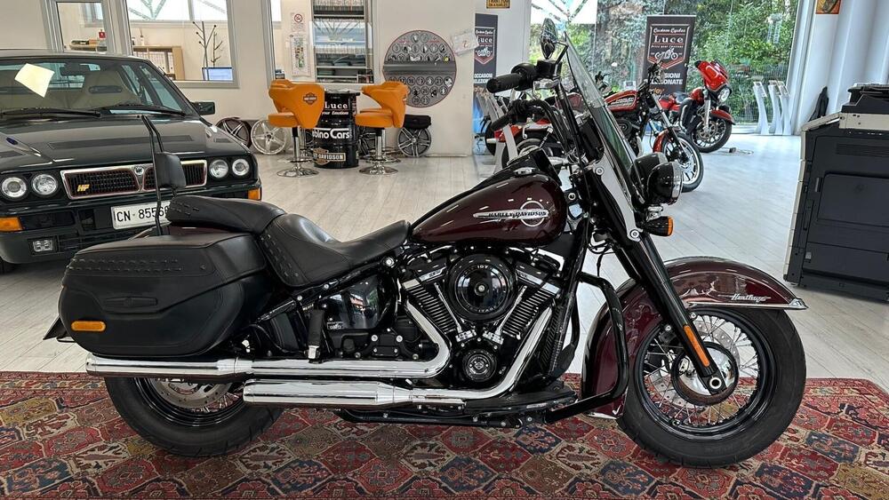 Harley-Davidson 107 Heritage Classic (2018 - 19) - FLHC (2)