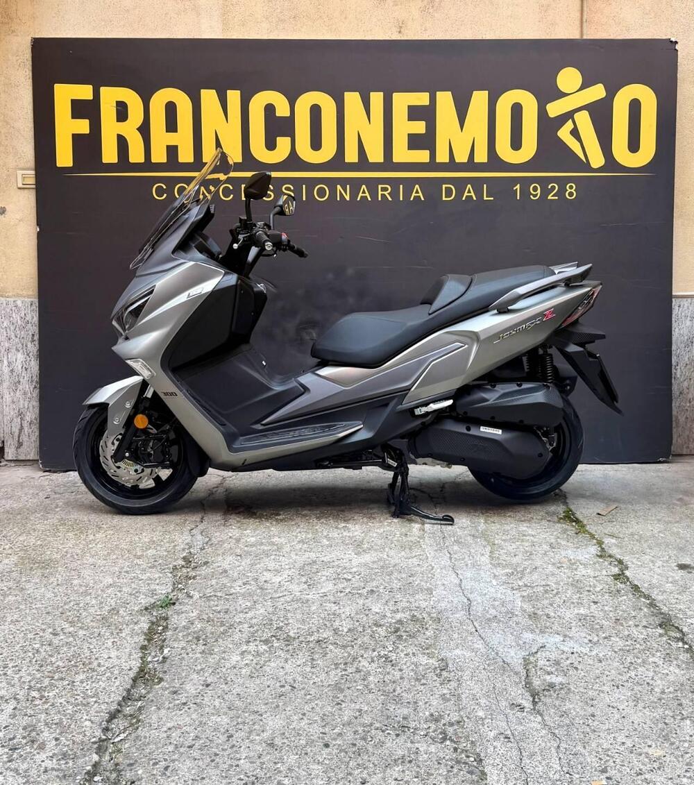 Sym Joymax 300 Z (2025) (2)