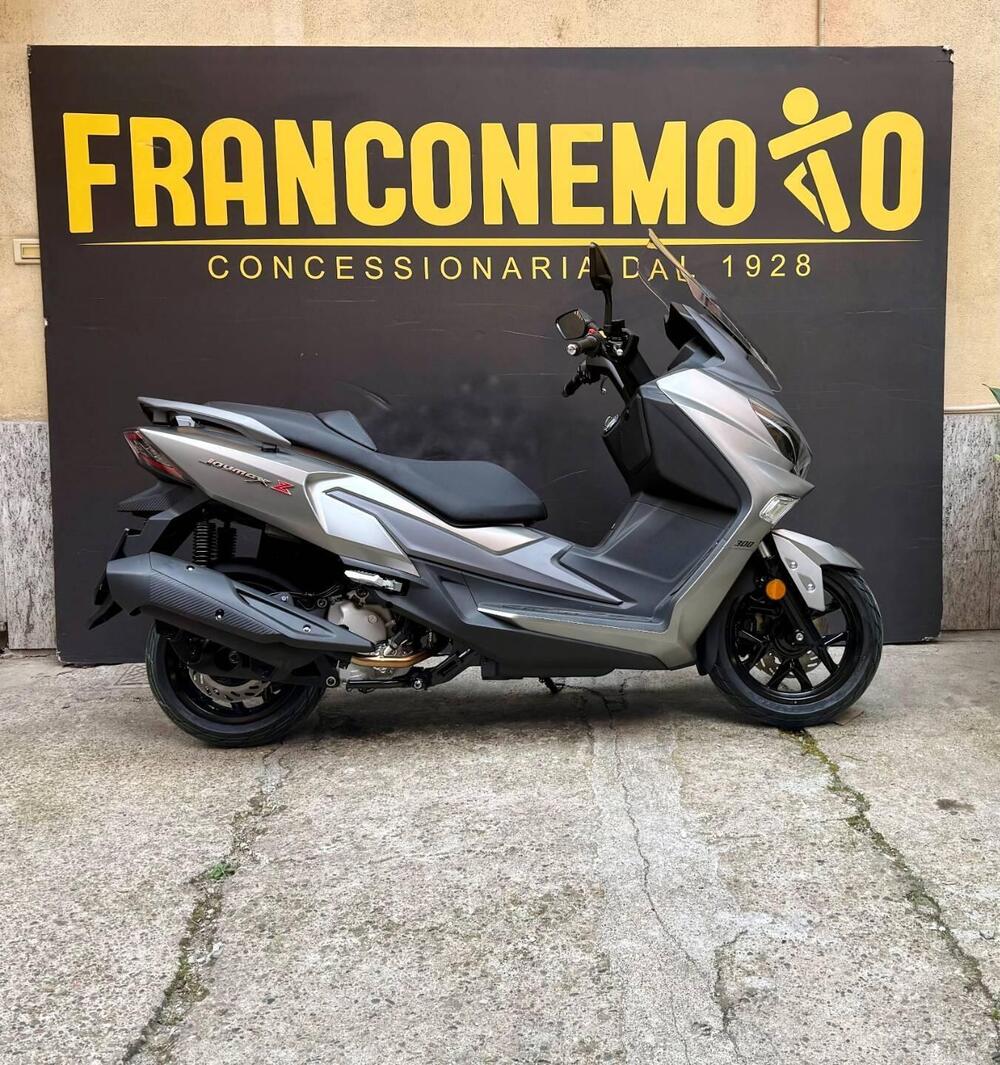 Sym Joymax 300 Z (2025) (4)