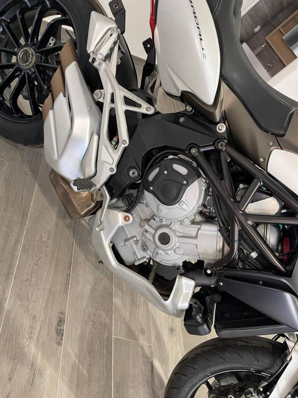 MV Agusta Stradale 800 EAS ABS (2015 - 17) (8)