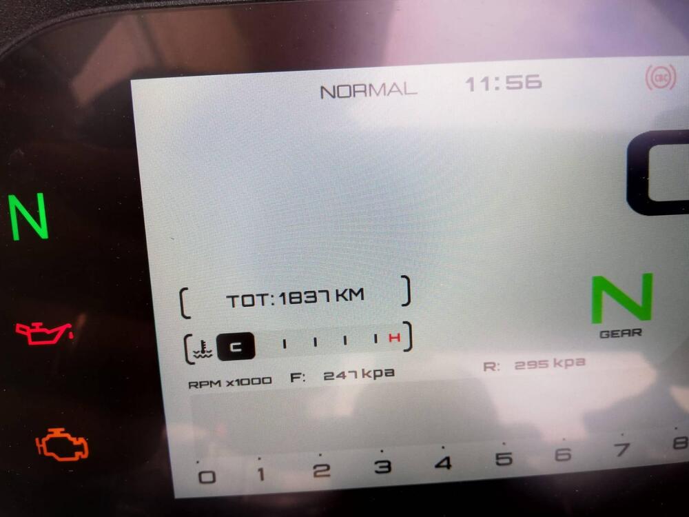 QJ Motor SRK 800 RR (2025 - 26) (7)