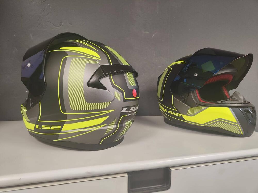 VENDO CASCHI LS2 TAGLIA L usati 1 sola stagione