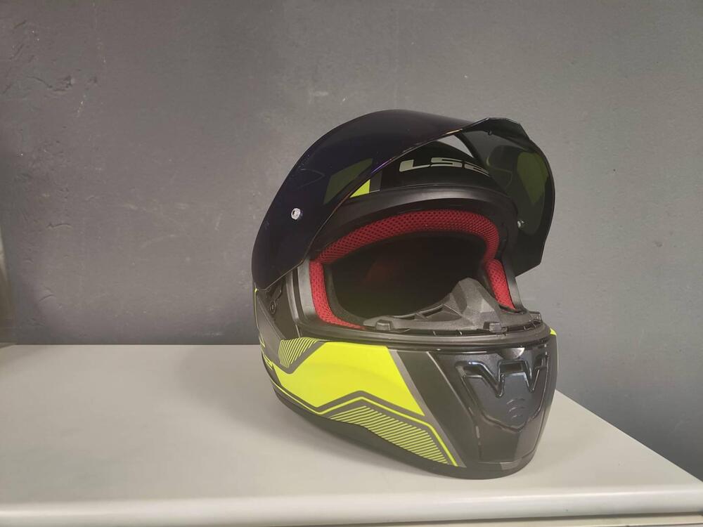 VENDO CASCHI LS2 TAGLIA L usati 1 sola stagione (3)