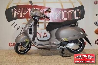Vespa GTS 300 Super Tech (2023 - 24) usata