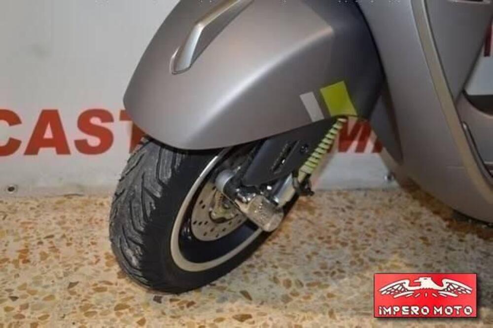 Vespa GTS 300 Super Tech (2023 - 24) (5)