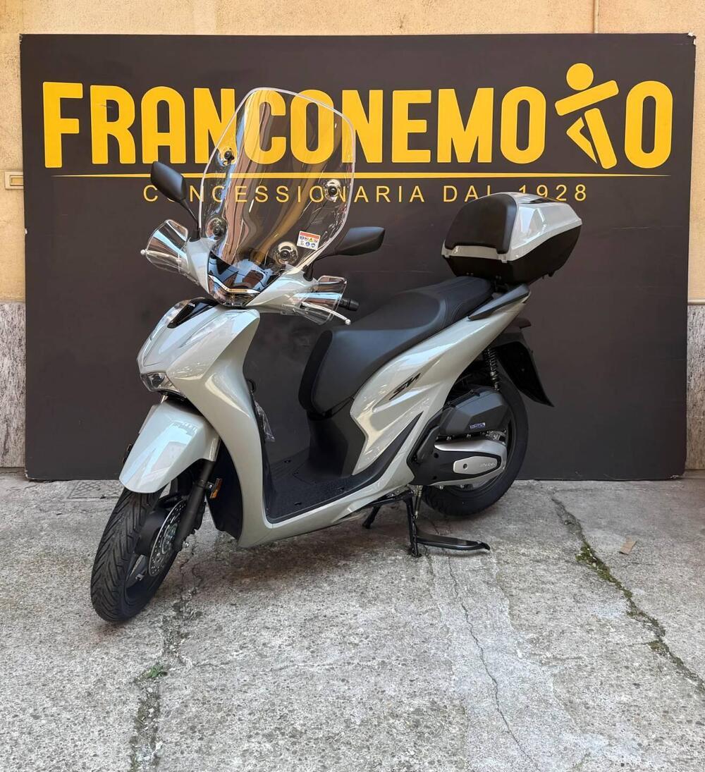 Honda SH 125i (2024 - 25) (3)