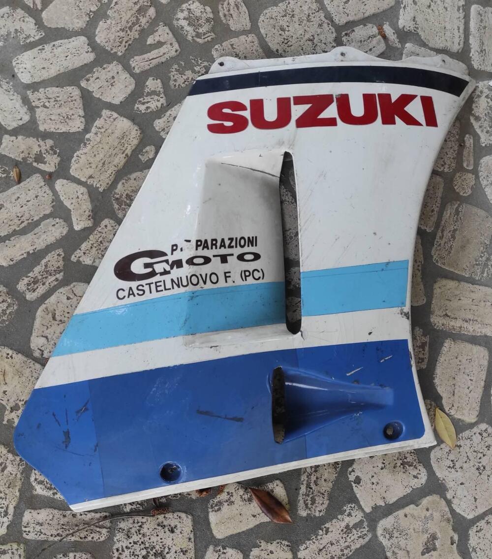 Suzuki RG500 -Carene laterali (2)