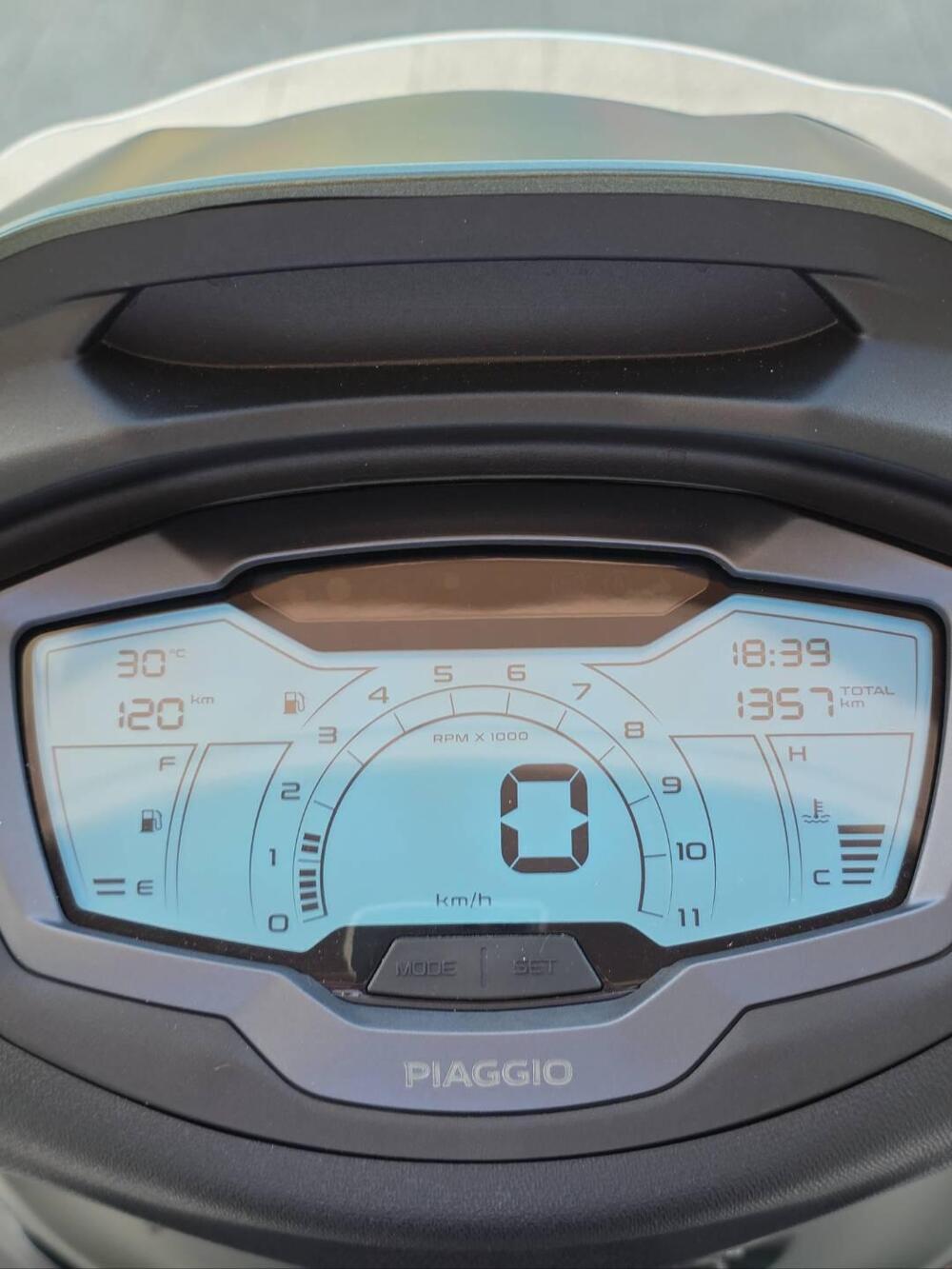 Piaggio Beverly 400 S ABS-ASR (2021 - 24) (11)