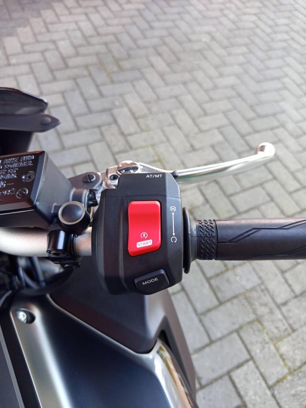 Yamaha MT-07 Y-AMT (2025 - 26) (4)