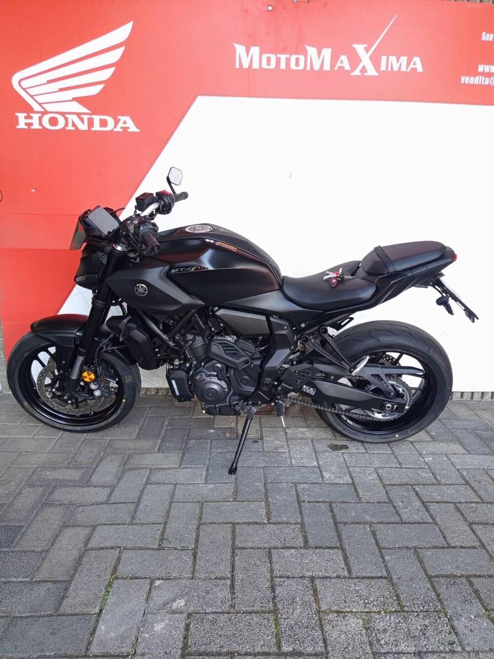 Yamaha MT-07 Y-AMT (2025 - 26) (8)