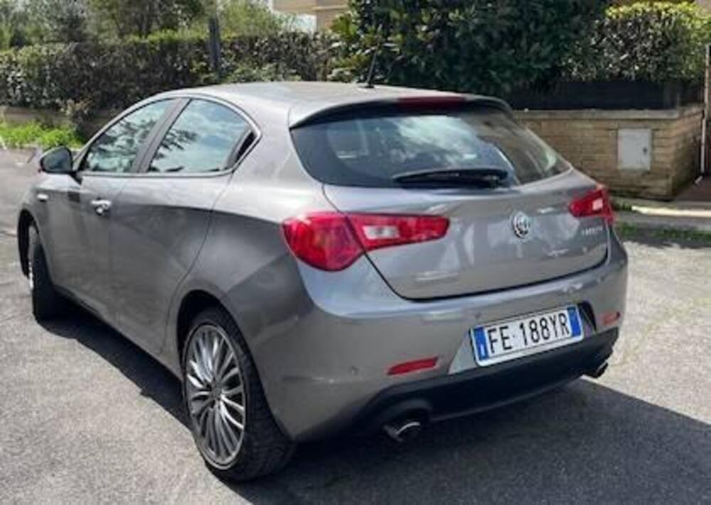 Alfa Romeo Giulietta usata a Roma (2)