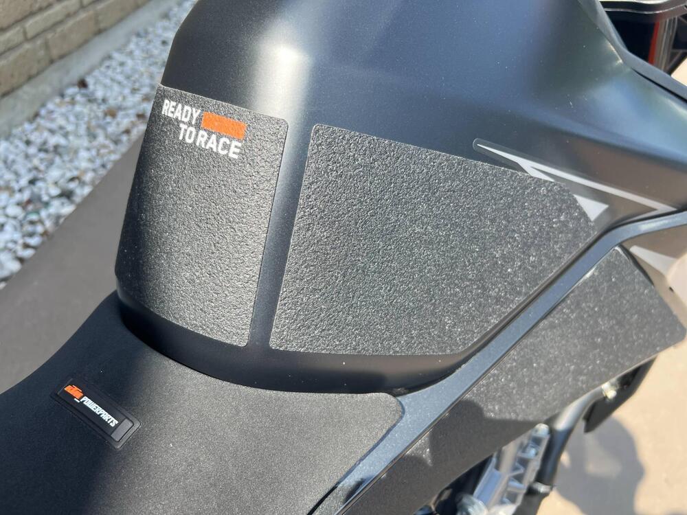 KTM 990 Duke (2024 - 26) (4)
