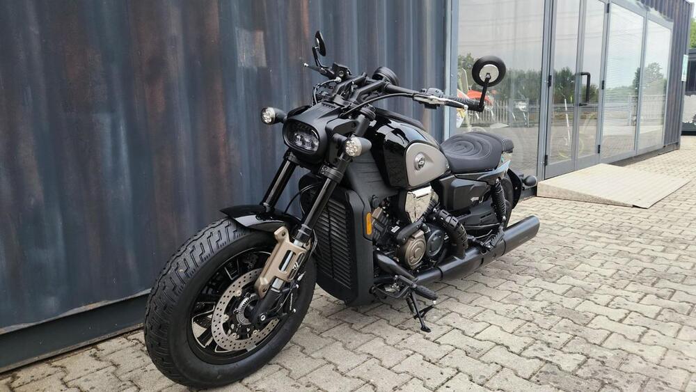 QJ Motor SRV 600 V (2025 - 26) (4)