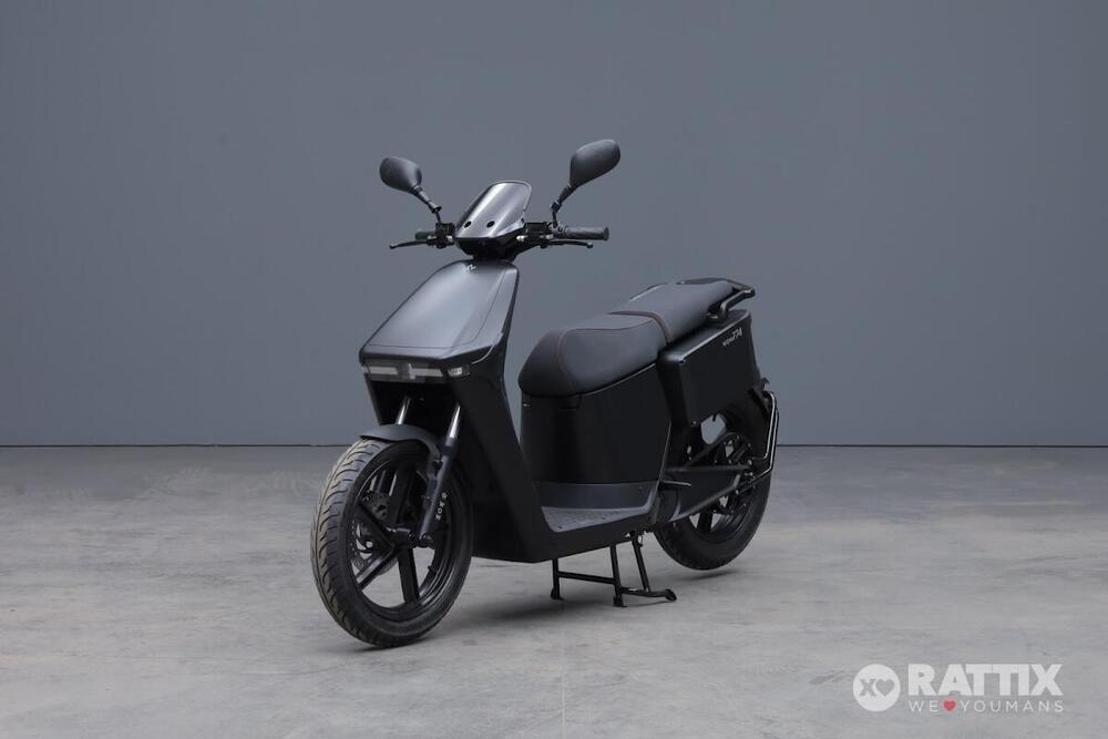 WOW 774 L1e (2021 - 25)