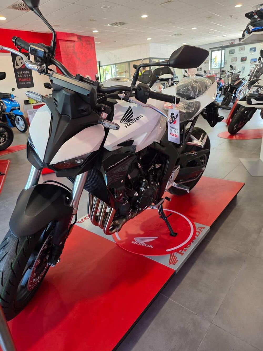 Honda CB 1000 Hornet (2025 - 26) (3)