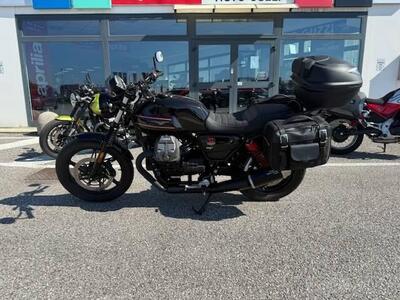 Moto Guzzi V7 Stone Special Edition (2022 - 25) usata