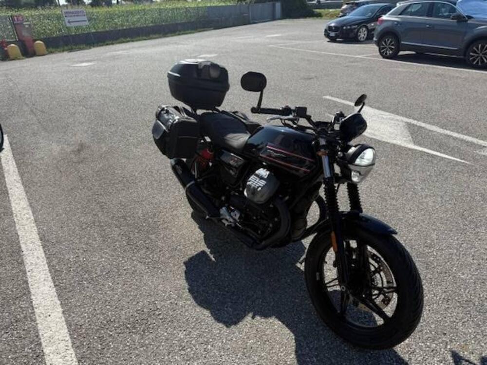 Moto Guzzi V7 Stone Special Edition (2022 - 25) (4)