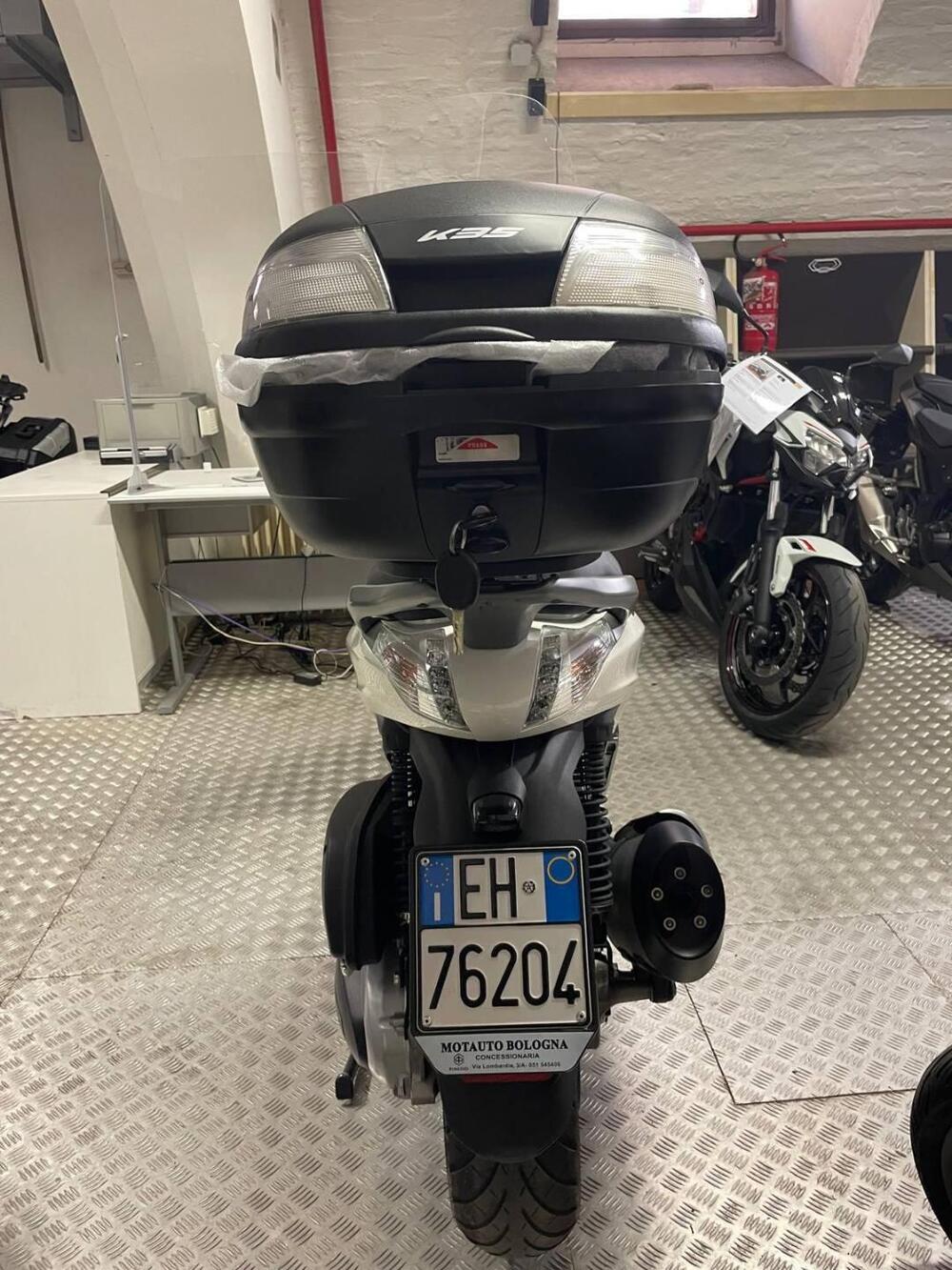 Piaggio Beverly 350 ABS (2016 - 20) (3)
