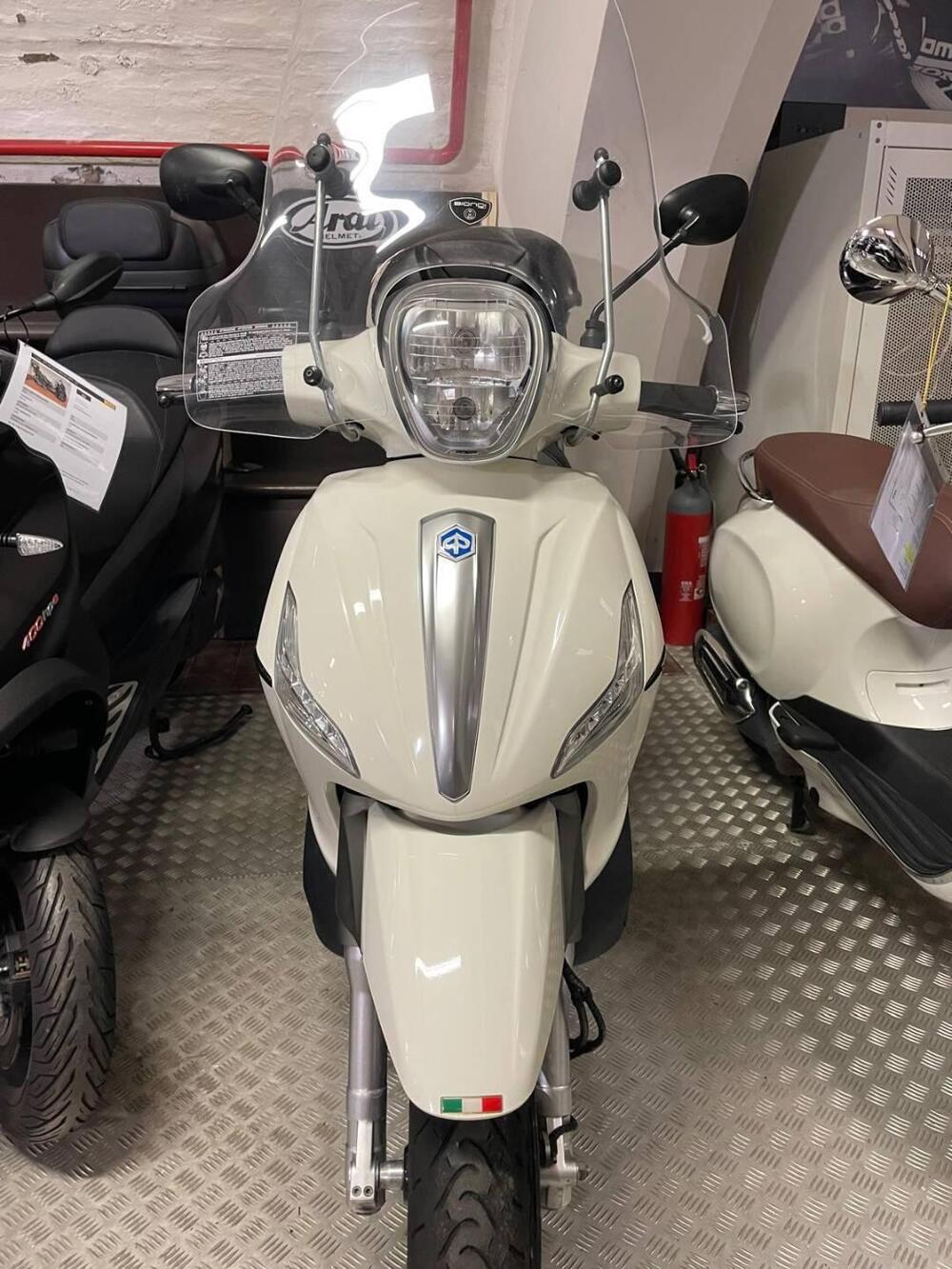 Piaggio Beverly 350 ABS (2016 - 20) (4)