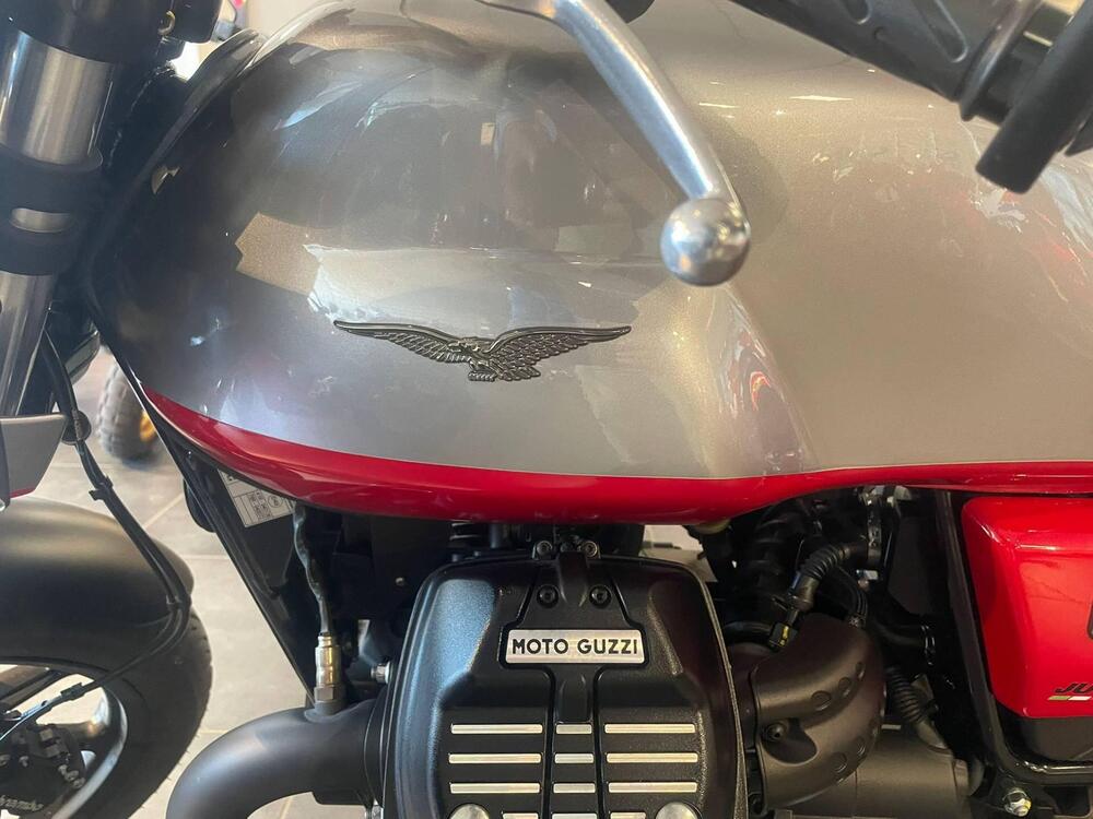 Moto Guzzi V7 Stone Corsa (2023 - 25) (9)