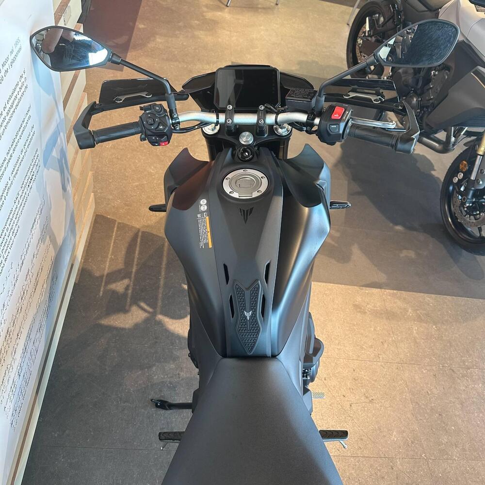 Yamaha MT-07 Y-AMT (2025 - 26) (3)