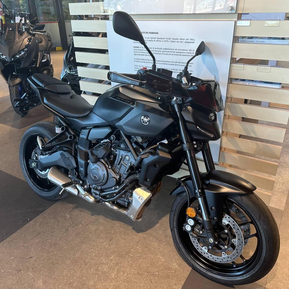 Yamaha MT-07 Y-AMT (2025 - 26) (5)