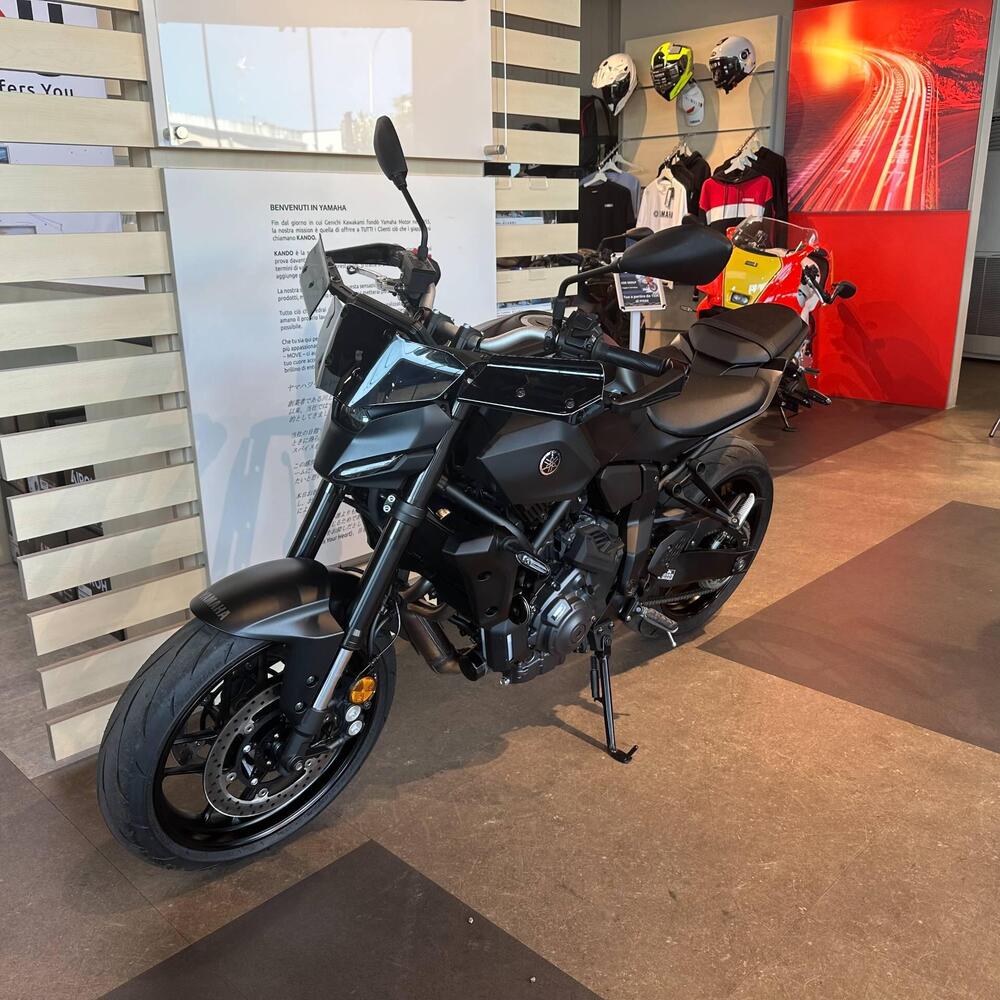 Yamaha MT-07 Y-AMT (2025 - 26) (8)