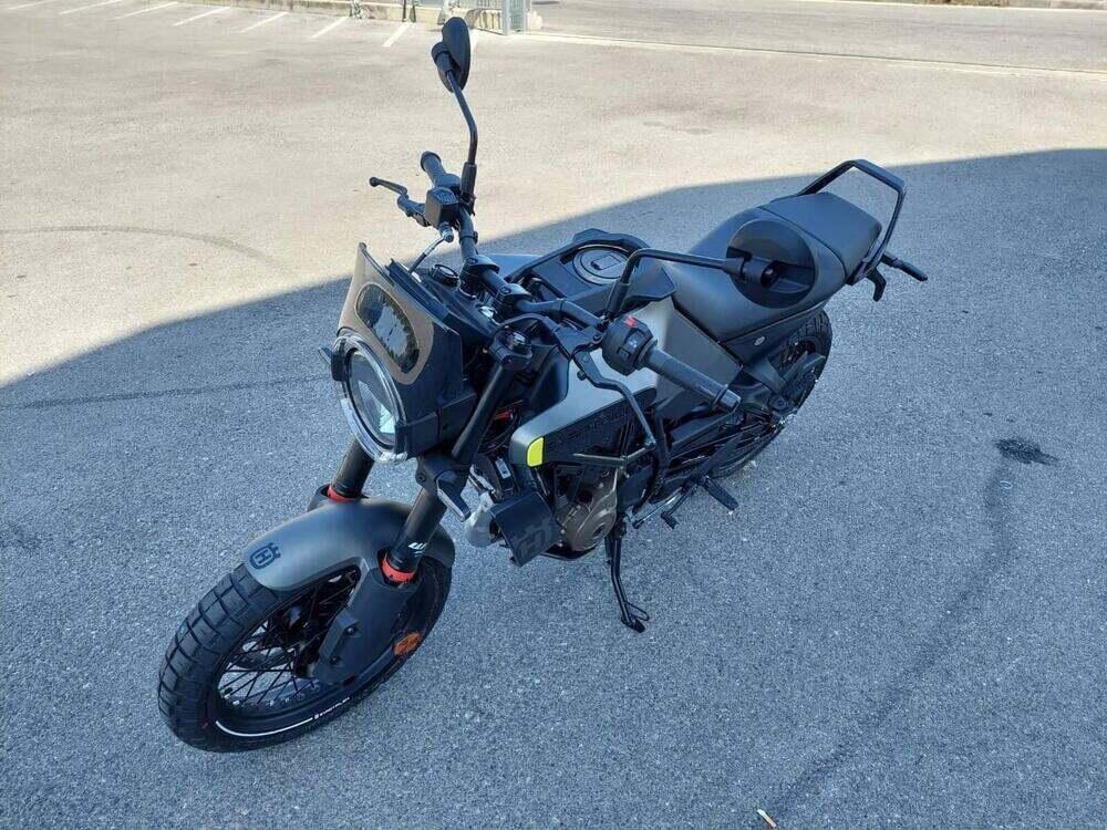 Husqvarna Svartpilen 125 (2024 - 25) (5)